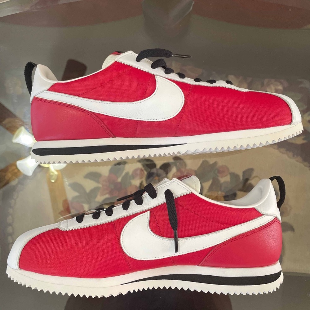 Nike - Picture 7 of 17